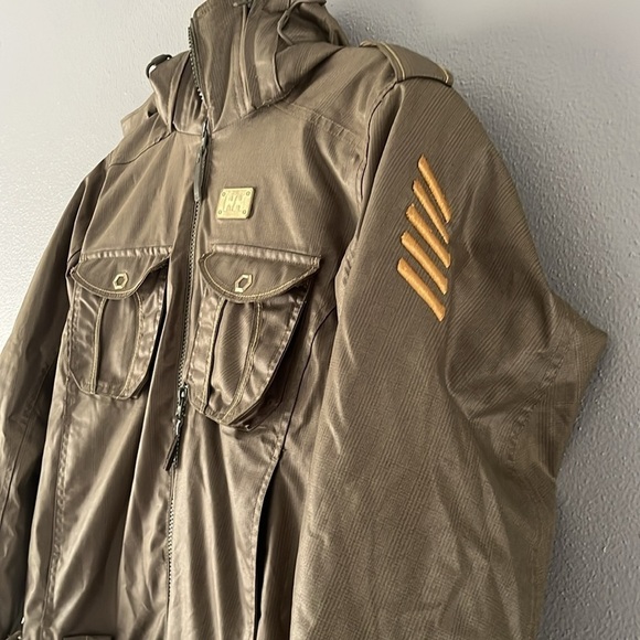 Helly Hansen Women’s Green Survival Snowsuit - Picture 6 of 15